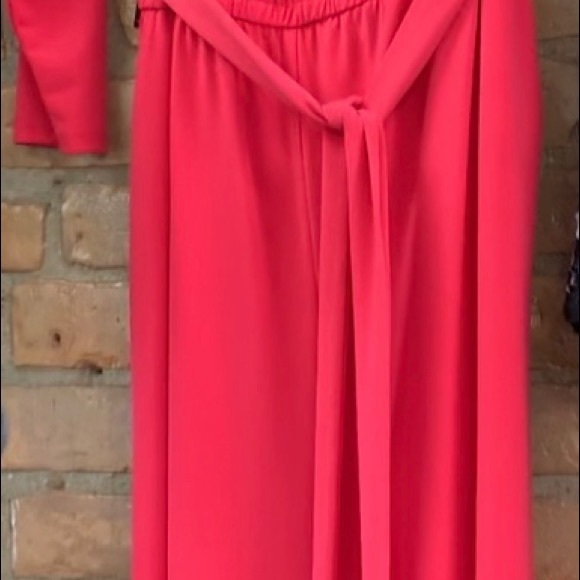 Dresses and Jumpers - Picture 2 of 3